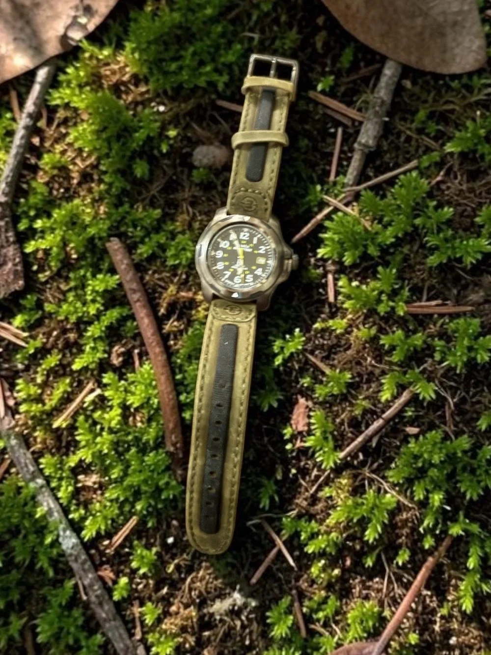 Timex Expedition WR100M vintage NOS. Indiglo shock resistant field watch 40Mm